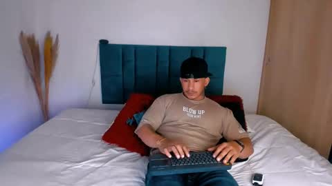 INSTAGRAM  DAMMIANMILLEROFICIAL online show from November 23, 2025, 2:44 am