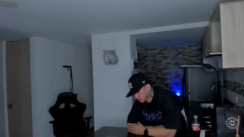 INSTAGRAM  DAMMIANMILLEROFICIAL online show from February 18, 2026, 11:22 pm