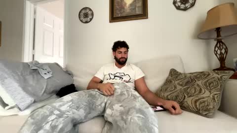 Snapshot of damnimhandsome25 chatting on January 13, 2025, 7:53 pm Clyde online show from January 13, 2025, 7:53 pm