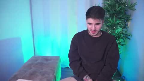 Snapshot of damon_frost chatting on November 25, 2025, 10:21 pm damon_frost online show from November 25, 2025, 10:21 pm