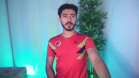 Snapshot of damon_frost chatting on December 3, 2025, 9:35 pm damon_frost online show from December 3, 2025, 9:35 pm