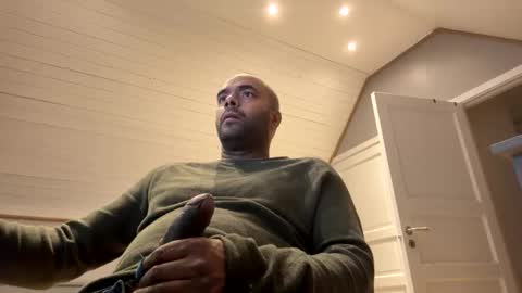 Snapshot of dan_the_man43 chatting on November 25, 2025, 6:08 pm dan_the_man43 online show from November 25, 2025, 6:08 pm