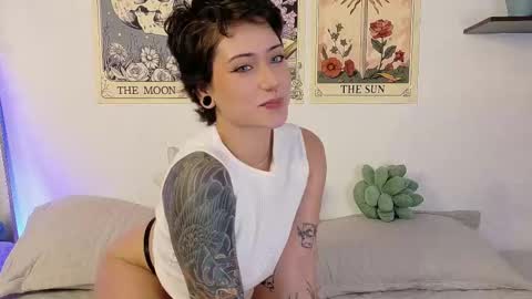 Snapshot of dan_universe chatting on September 10, 2025, 9:26 pm Bluemoon online show from September 10, 2025, 9:26 pm