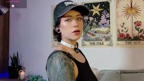 Snapshot of dan_universe chatting on September 30, 2025, 6:35 pm Bluemoon online show from September 30, 2025, 6:35 pm