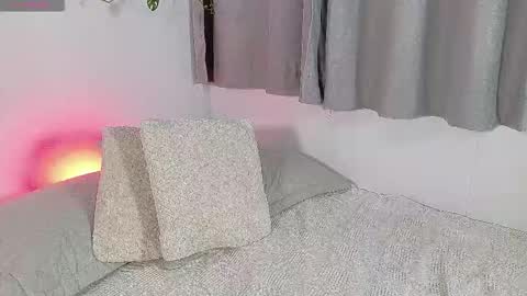 Snapshot of dan_universe chatting on October 25, 2025, 5:40 pm Bluemoon online show from October 25, 2025, 5:40 pm