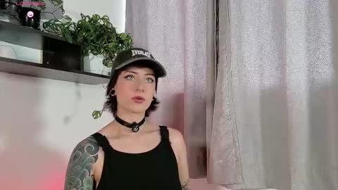 Snapshot of dan_universe chatting on October 29, 2025, 7:15 pm Bluemoon online show from October 29, 2025, 7:15 pm