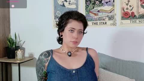 Snapshot of dan_universe chatting on November 11, 2025, 5:46 pm Bluemoon online show from November 11, 2025, 5:46 pm