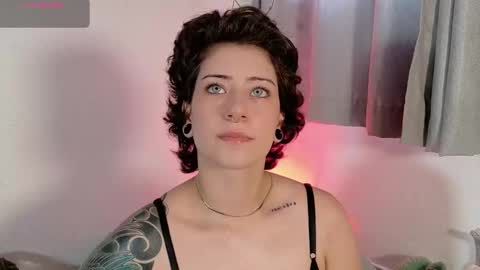 Snapshot of dan_universe chatting on November 13, 2025, 5:45 pm Bluemoon online show from November 13, 2025, 5:45 pm