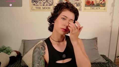 Snapshot of dan_universe chatting on November 27, 2025, 2:13 am Bluemoon online show from November 27, 2025, 2:13 am