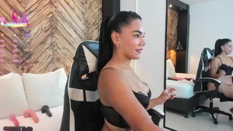 Snapshot of dana_daree chatting on May 9, 2026, 7:30 pm D A N A online show from May 9, 2026, 7:30 pm