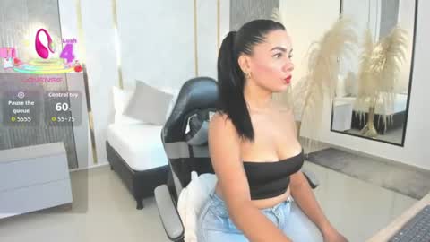 Snapshot of dana_daree chatting on July 15, 2026, 7:30 pm D A N A online show from July 15, 2026, 7:30 pm