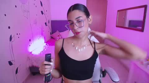 dana_paula online show from February 15, 2025, 6:01 pm