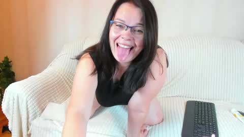 Snapshot of danajhonson chatting on April 25, 2026, 6:16 pm danajhonson online show from April 25, 2026, 6:16 pm