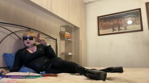 danastone_livingdoll online show from December 14, 2024, 3:36 pm