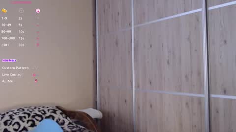 danbie_leen online show from February 23, 2026, 12:02 pm