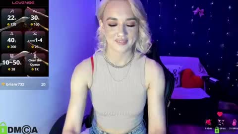 Snapshot of dances_queen chatting on June 20, 2026, 7:22 am dances_queen online show from June 20, 2026, 7:22 am