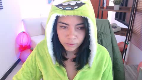 Veronica online show from November 15, 2025, 11:07 am