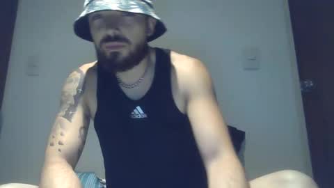 dani3l9905 online show from October 29, 2025, 4:37 am