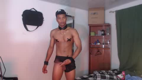 Snapshot of dani_brown19 chatting on May 8, 2026, 4:07 am dani_brown19 online show from May 8, 2026, 4:07 am