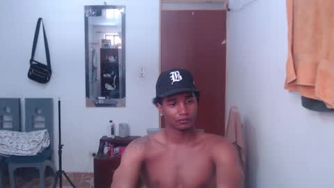 Snapshot of dani_browx chatting on December 14, 2025, 6:34 pm dani_browx online show from December 14, 2025, 6:34 pm