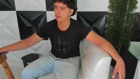 dani_cumboy online show from November 27, 2025, 1:46 pm