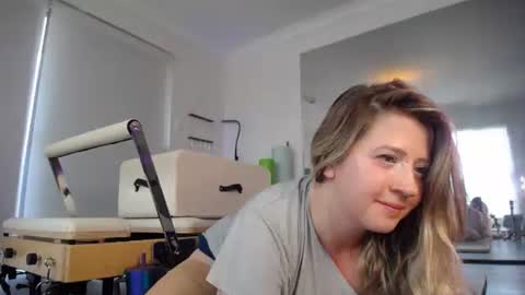 Dani Sunshine online show from December 22, 2025, 1:24 am