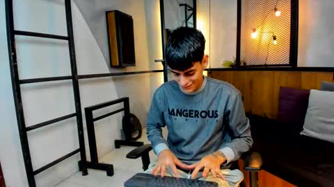 Snapshot of dani_mc chatting on November 23, 2025, 11:54 am dani_mc online show from November 23, 2025, 11:54 am