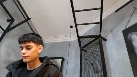 Snapshot of dani_mc chatting on December 15, 2025, 11:36 am dani_mc online show from December 15, 2025, 11:36 am