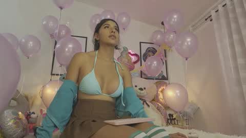 Snapshot of dani_parkerr chatting on October 31, 2025, 3:57 pm online show from October 31, 2025, 3:57 pm