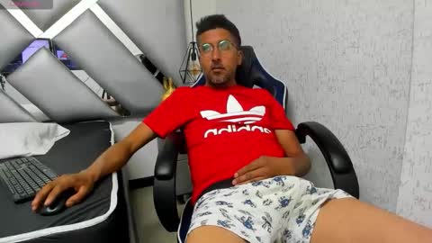 Snapshot of danidick_vc chatting on December 5, 2025, 12:14 pm danidick_vc online show from December 5, 2025, 12:14 pm