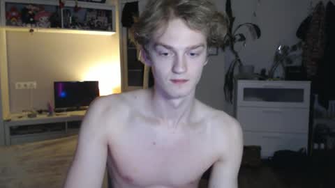 Snapshot of daniel_yumm chatting on April 15, 2026, 1:01 am Daniel online show from April 15, 2026, 1:01 am