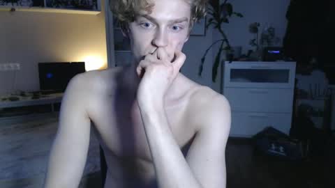 Snapshot of daniel_yumm chatting on April 19, 2026, 3:50 am Daniel online show from April 19, 2026, 3:50 am