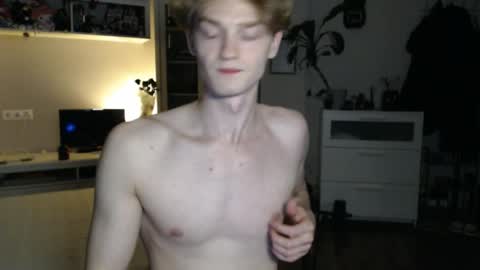Snapshot of daniel_yumm chatting on May 2, 2026, 8:47 pm Daniel online show from May 2, 2026, 8:47 pm