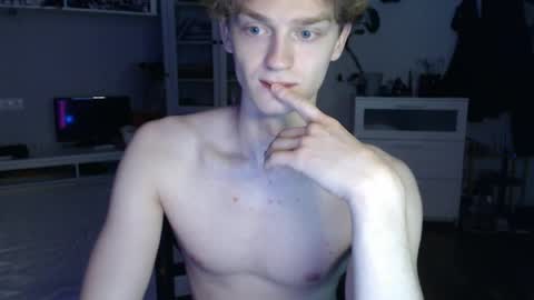 Snapshot of daniel_yumm chatting on May 4, 2026, 1:12 am Daniel online show from May 4, 2026, 1:12 am