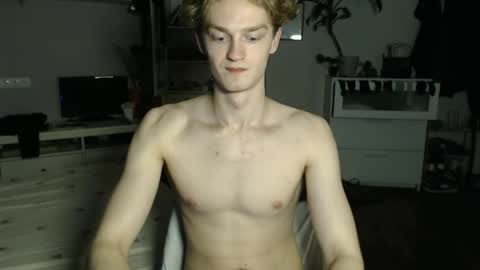 Snapshot of daniel_yumm chatting on May 6, 2026, 9:53 pm Daniel online show from May 6, 2026, 9:53 pm