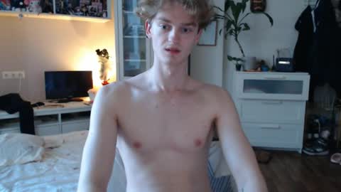 Snapshot of daniel_yumm chatting on May 8, 2026, 2:39 am Daniel online show from May 8, 2026, 2:39 am