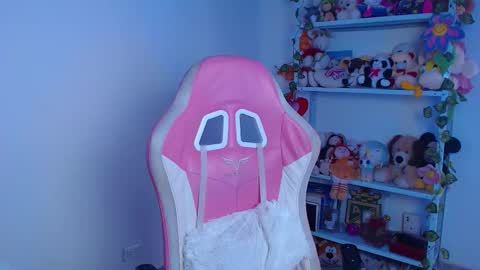 Snapshot of daniela_cute22 chatting on December 19, 2025, 4:25 pm DANIELA online show from December 19, 2025, 4:25 pm