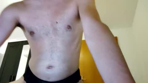 danielbt28 online show from December 16, 2025, 9:42 pm