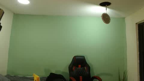 danielitopapii online show from February 17, 2026, 2:41 am