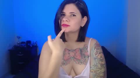 Snapshot of daniellerain chatting on December 22, 2024, 5:45 am daniellerain online show from December 22, 2024, 5:45 am