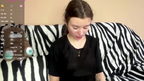 Mia online show from December 5, 2025, 7:17 am