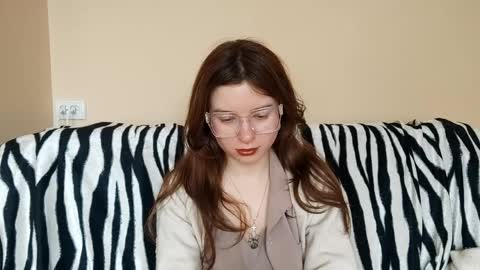 Snapshot of daniellevaulet chatting on April 17, 2026, 11:13 am Mia online show from April 17, 2026, 11:13 am