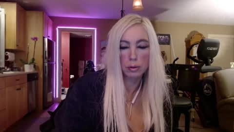 DanikaWhite69 online show from December 26, 2024, 7:45 am