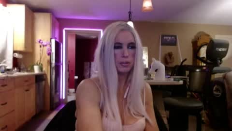 DanikaWhite69 online show from May 27, 2026, 12:13 pm