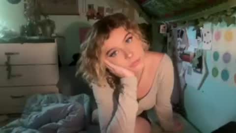 Snapshot of danilovexoxo chatting on June 26, 2026, 8:35 pm danilovexoxo online show from June 26, 2026, 8:35 pm