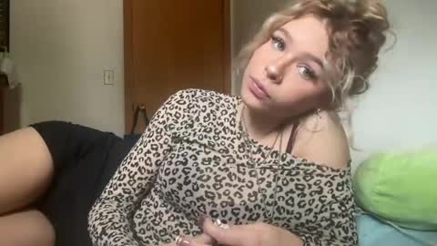 Snapshot of danilovexoxo chatting on July 28, 2026, 10:20 pm danilovexoxo online show from July 28, 2026, 10:20 pm