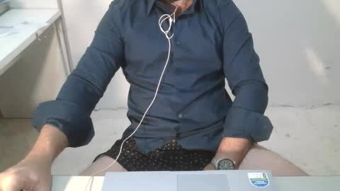 Dani Oli online show from November 26, 2025, 10:33 pm