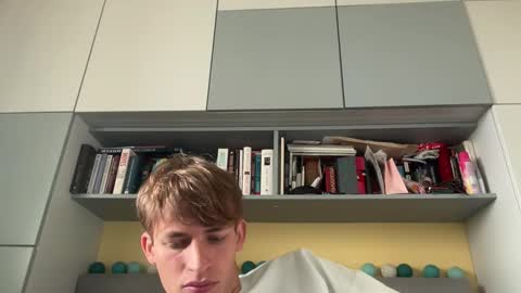 Snapshot of daniosunshine chatting on October 8, 2025, 10:57 am danio hot online show from October 8, 2025, 10:57 am