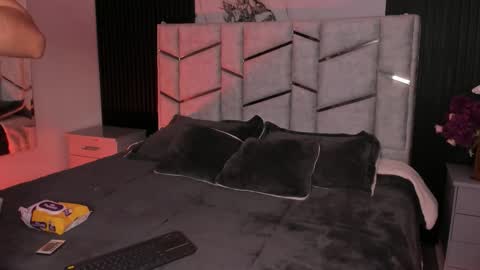 Snapshot of daniphoenixx chatting on December 15, 2025, 7:29 pm Dani Phonenix online show from December 15, 2025, 7:29 pm