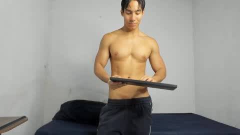 Snapshot of danisus chatting on April 28, 2026, 3:17 pm Danisus online show from April 28, 2026, 3:17 pm
